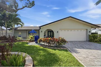 725 Del Oro Drive, Safety Harbor, FL 34695 - Photo 1