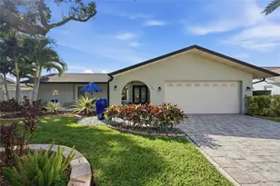 725 Del Oro Dr, Safety Harbor, FL 34695 - Photo 1