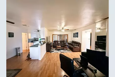 5401 48th Terrace N, Saint Petersburg, FL 33709 - Photo 3