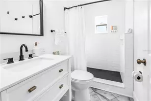 10804 Seminole Dr N, Saint Petersburg, FL 33708 - Photo 21