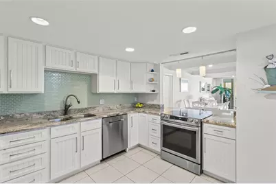 17920 Gulf Boulevard #302, Redington Shores, FL 33708 - Photo 13