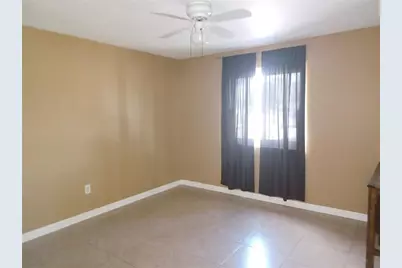 6250 16th Street N, Saint Petersburg, FL 33702 - Photo 9