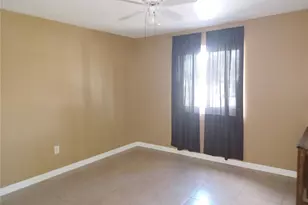 6250 16th St N, Saint Petersburg, FL 33702 - Photo 9