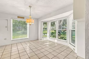 3812 Tarpon Pointe Cir, Palm Harbor, FL 34684 - Photo 9