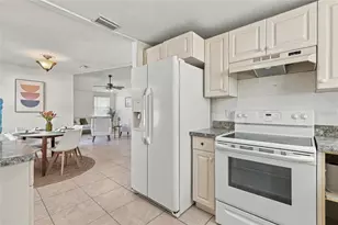 9608 Elgin Ct, Tampa, FL 33615 - Photo 11