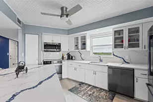 700 Beach Dr NE, Saint Petersburg, FL 33701 - Photo 13