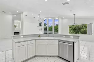 1101 Darlington Oak Dr NE, Saint Petersburg, FL 33703 - Photo 27