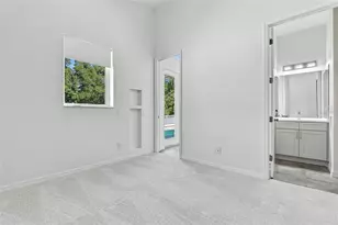 1101 Darlington Oak Dr NE, Saint Petersburg, FL 33703 - Photo 19