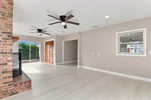6409 Rosewood Dr, Tampa, FL 33615 - Photo 15