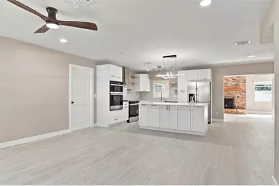 6409 Rosewood Drive, Tampa, FL 33615 - Photo 7