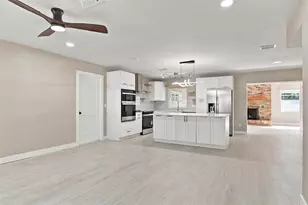 6409 Rosewood Dr, Tampa, FL 33615 - Photo 7