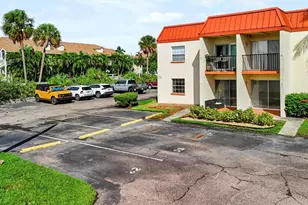 10365 Paradise Blvd, Treasure Island, FL 33706 - Photo 23