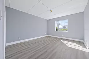 10365 Paradise Blvd, Treasure Island, FL 33706 - Photo 9