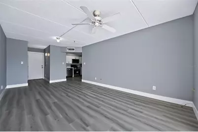 10365 Paradise Boulevard #5, Treasure Island, FL 33706 - Photo 5