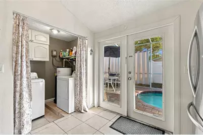 10118 Wheatley Hills Court, Tampa, FL 33615 - Photo 19
