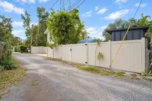 3219 46th St N, Saint Petersburg, FL 33713 - Photo 55