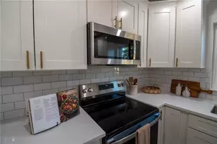5751 Dunfries St N, Saint Petersburg, FL 33709 - Photo 9
