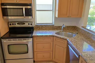 2460 Laurelwood Dr, Clearwater, FL 33763 - Photo 5