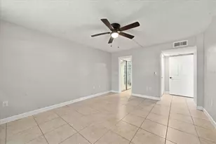 1001 Pearce Dr, Clearwater, FL 33764 - Photo 25