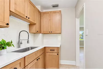 4117 Bay Street NE, Saint Petersburg, FL 33703 - Photo 13