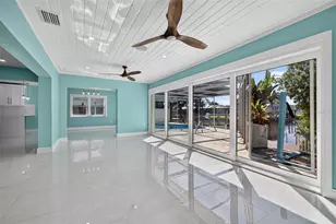 4643 Bay Crest Dr, Tampa, FL 33615 - Photo 9