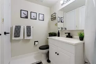 860 S Village Dr N, Saint Petersburg, FL 33716 - Photo 37