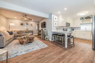 459 Main St, Dunedin, FL 34698 - Photo 1