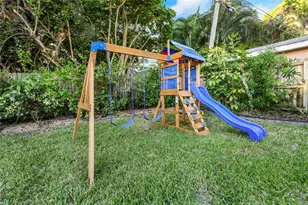 14221 N 82nd Ave, Seminole, FL 33776 - Photo 11