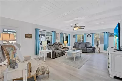 563 Lewis Boulevard SE, Saint Petersburg, FL 33705 - Photo 13