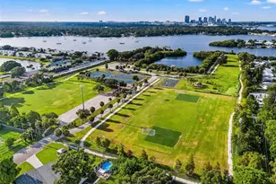 563 Lewis Blvd SE, Saint Petersburg, FL 33705 - Photo 41