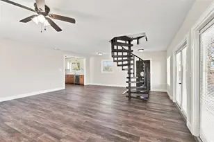 8135 Bayshore Dr, Treasure Island, FL 33706 - Photo 19