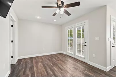 8135 Bayshore Drive, Treasure Island, FL 33706 - Photo 11