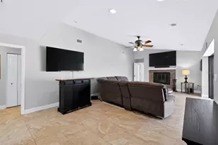 5870 51st St S, Saint Petersburg, FL 33715 - Photo 39