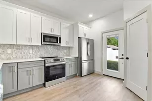 8514 N 12th St, Tampa, FL 33604 - Photo 5