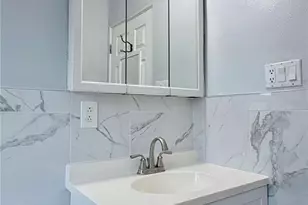 4320 Yardley Ave N, Saint Petersburg, FL 33713 - Photo 13