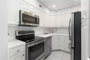 31 Island Way, Clearwater Beach, FL 33767 - Photo 11