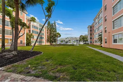 1900 68th Street N #210, Saint Petersburg, FL 33710 - Photo 9