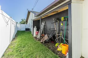 1362 Robinson Dr, Saint Petersburg, FL 33710 - Photo 39