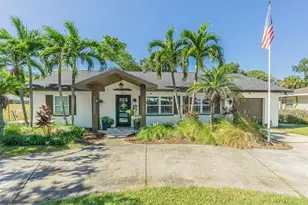 1362 Robinson Dr, Saint Petersburg, FL 33710 - Photo 1