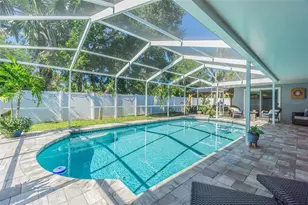 1362 Robinson Dr, Saint Petersburg, FL 33710 - Photo 29