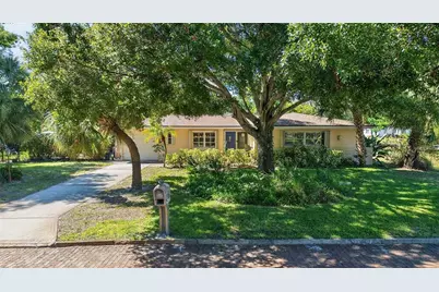 2601 56th Street S, Gulfport, FL 33707 - Photo 3