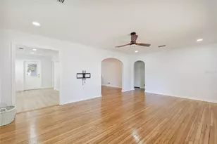180 30th Ave N, Saint Petersburg, FL 33704 - Photo 7