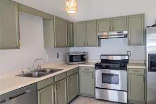 812 37th Ave S, Saint Petersburg, FL 33705 - Photo 5