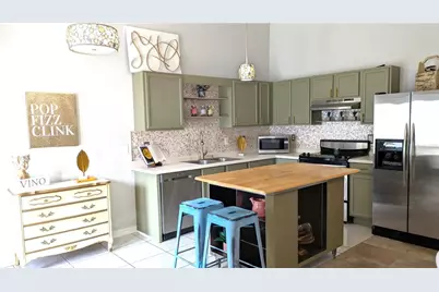 812 37th Avenue S, Saint Petersburg, FL 33705 - Photo 3