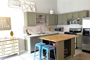 812 37th Ave S, Saint Petersburg, FL 33705 - Photo 3