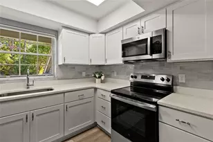 270 Promenade Dr, Dunedin, FL 34698 - Photo 11
