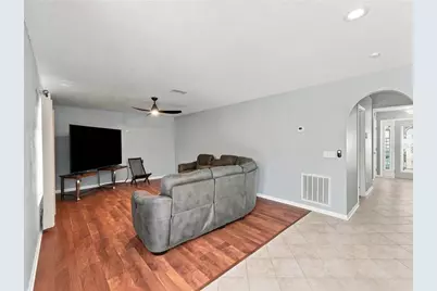 12739 Kings Lake Drive, Gibsonton, FL 33534 - Photo 13