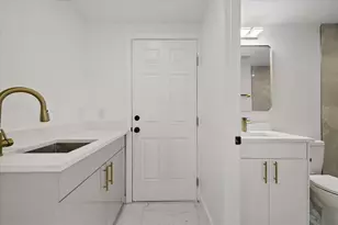 8507 Libby Ln, Tampa, FL 33619 - Photo 17