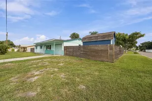 8573 76th Ave, Seminole, FL 33777 - Photo 3