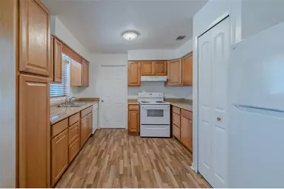 3318 King William Circle, Seffner, FL 33584 - Photo 9